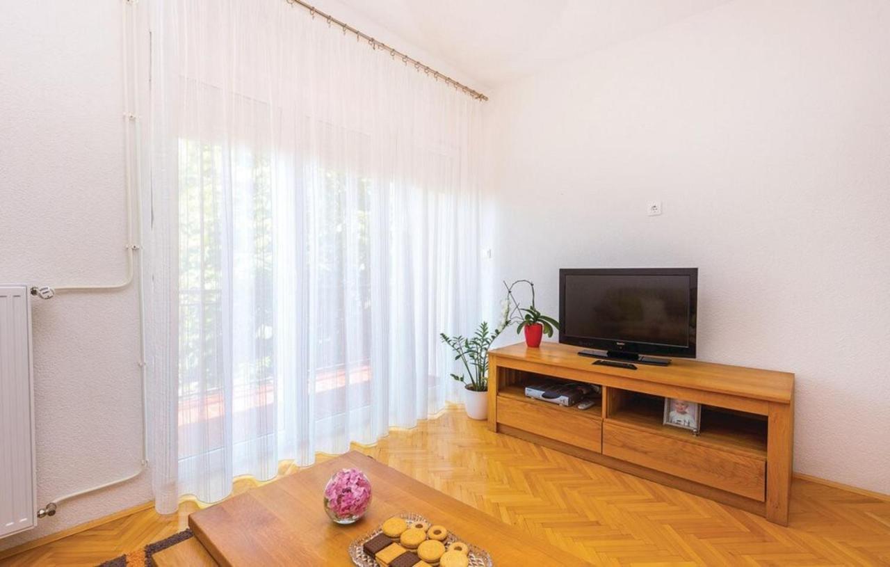 Big White Apartment Novi Vinodolski Bagian luar foto