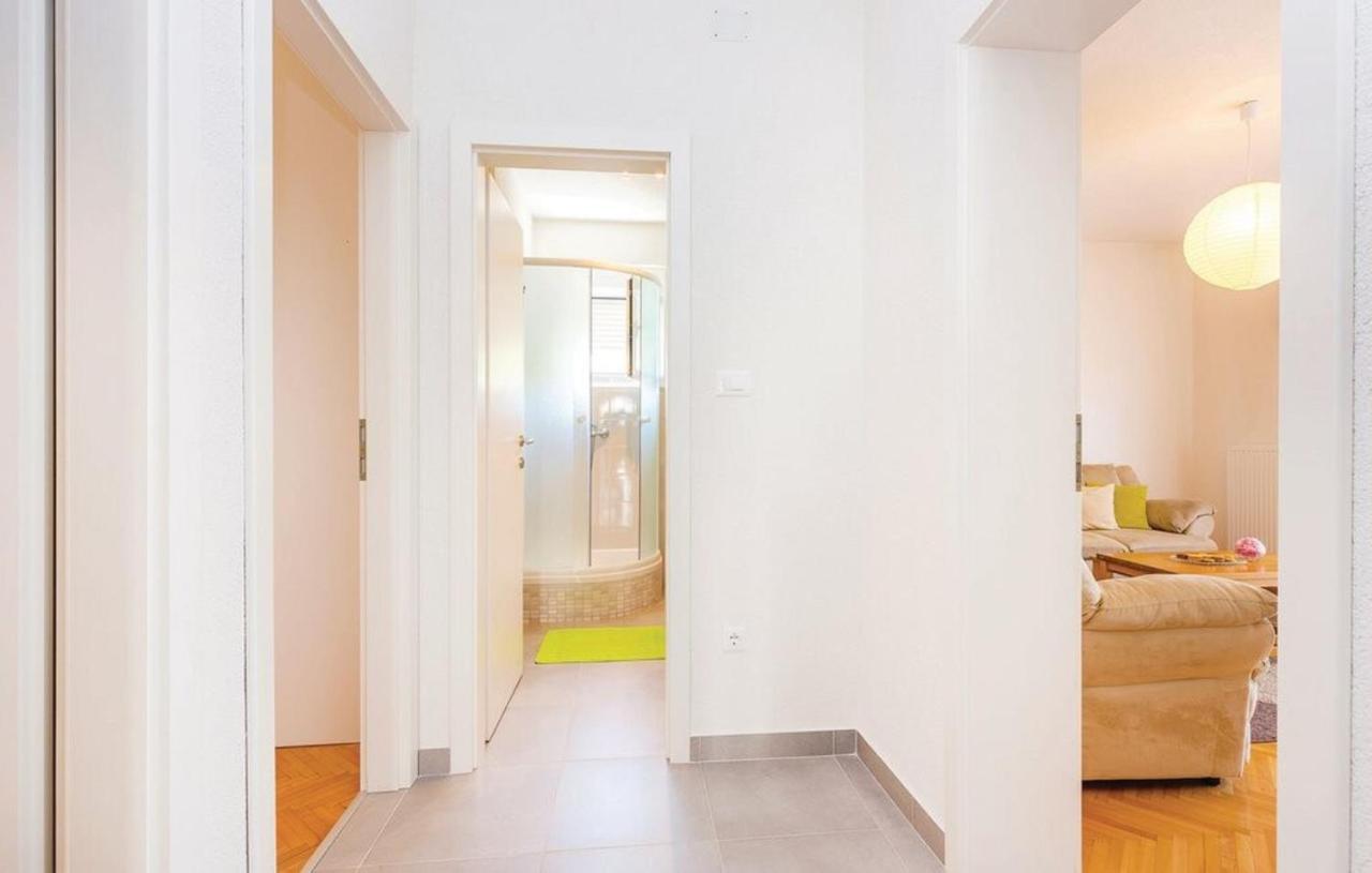 Big White Apartment Novi Vinodolski Bagian luar foto